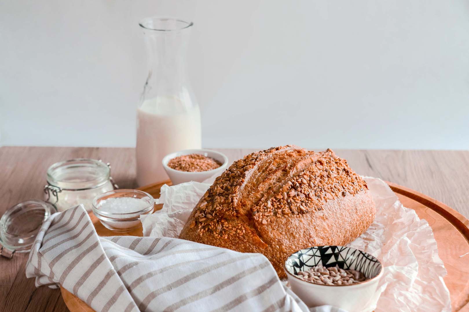 Image Beskvasni ražani hleb sa semenkama
